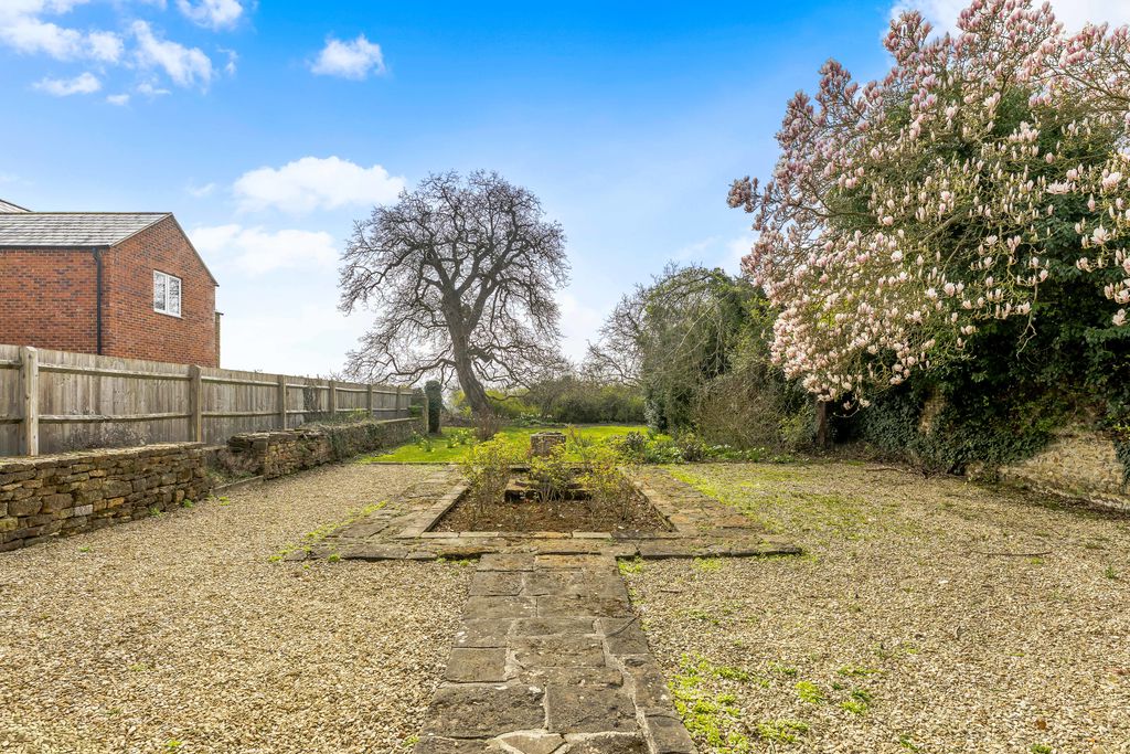 Meadow Drive Middleton Cheney